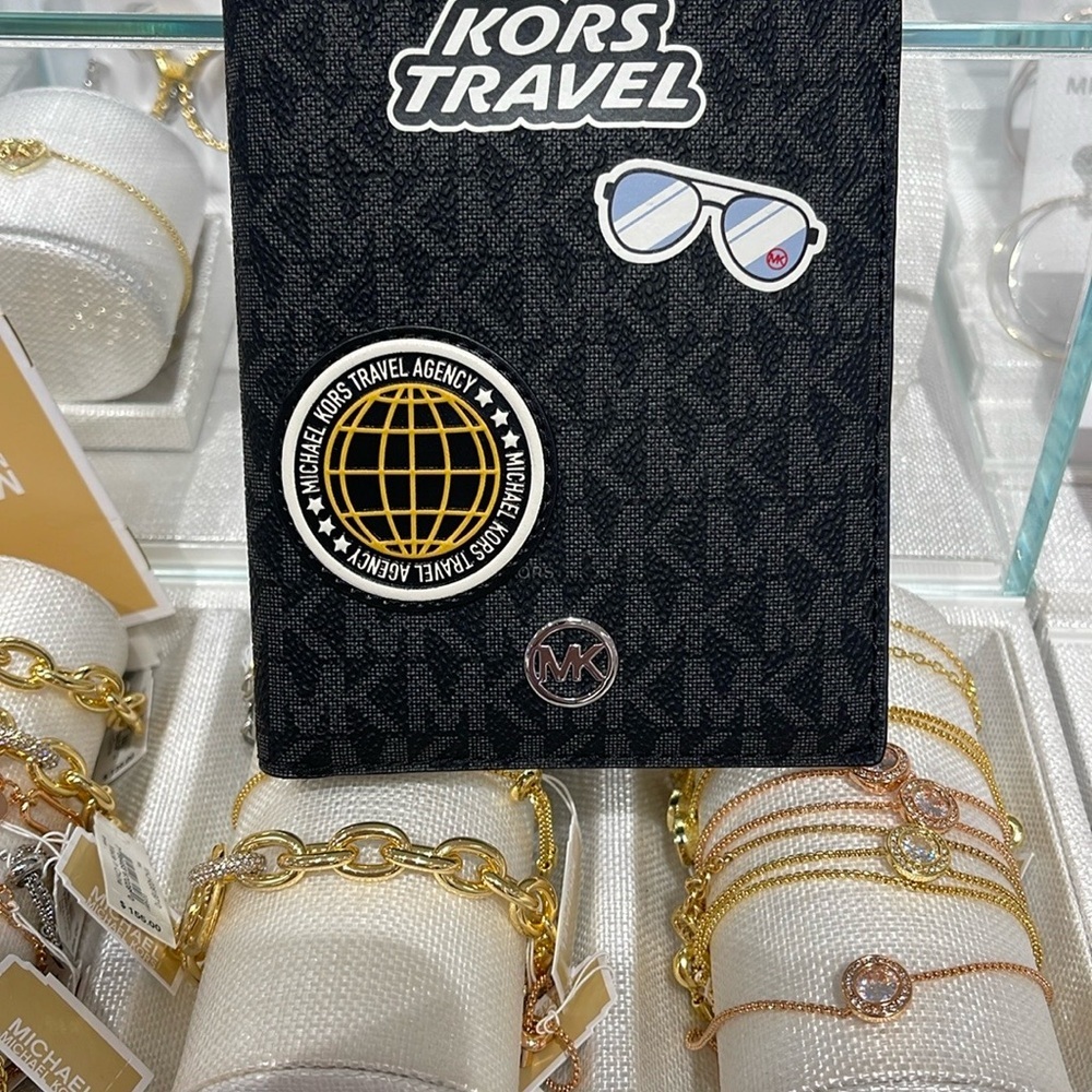 Michael Kors Jet Set Travel Md Embellished Signature Logo Passport Case
Black - Picture 9 of 16